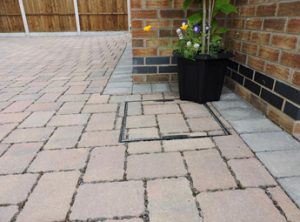 man-hole-cover-paving-nottingham-building-works-castleton-installations